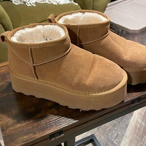 Cushionaire booties